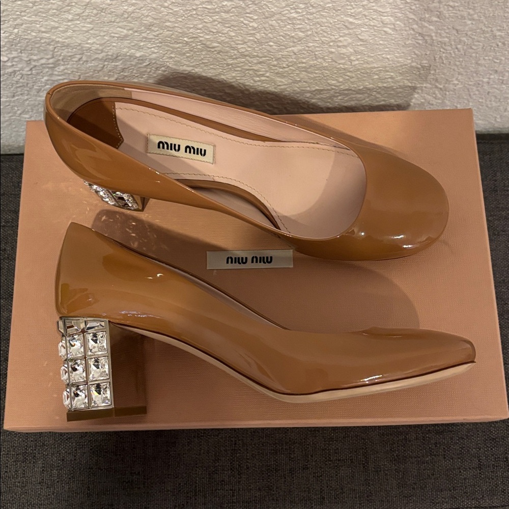 Miu Miu Camel Tab Patent Leather Jewel Embellished Block Heel Shoes Sz 37.5